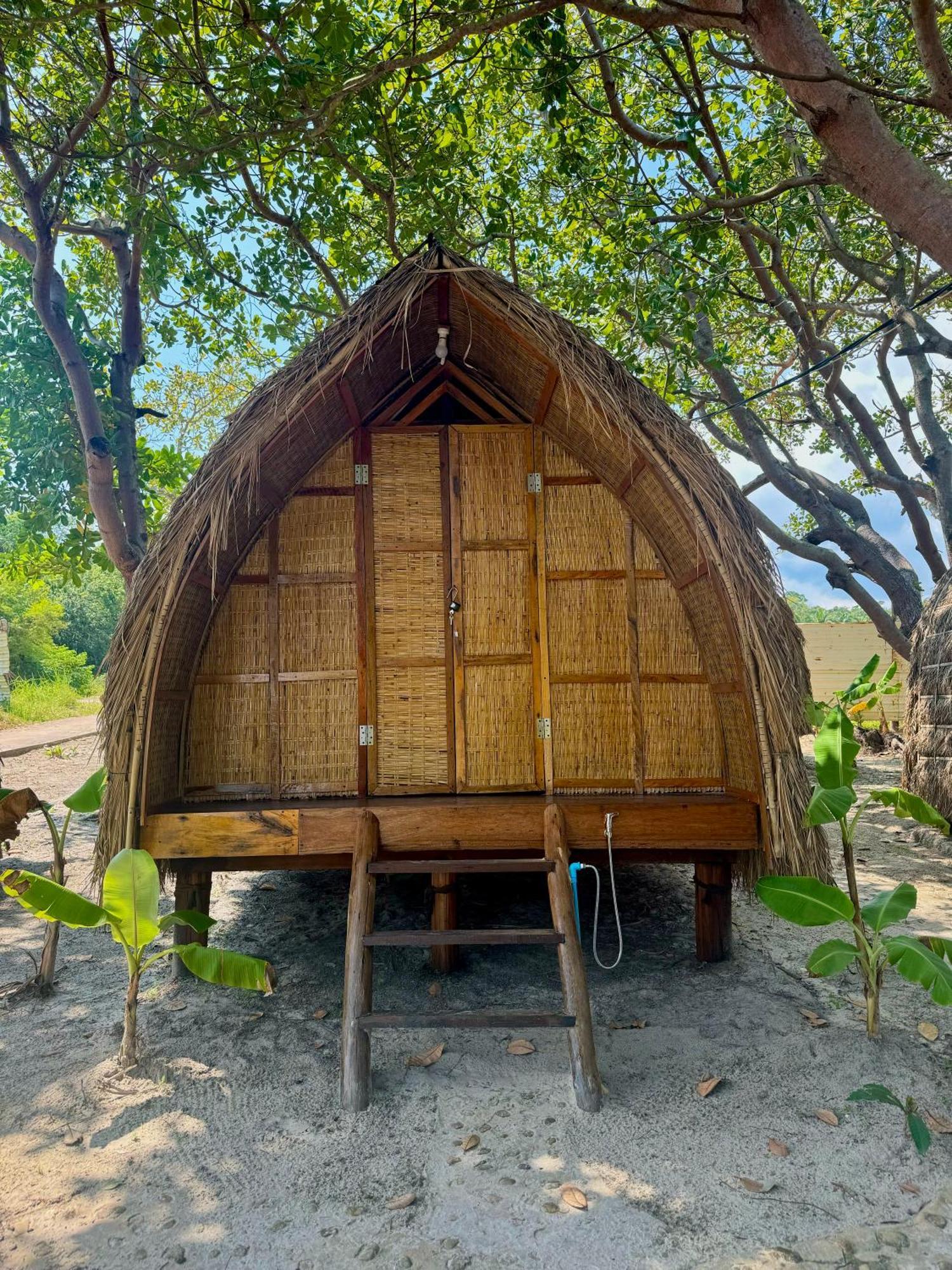 Rafikis Retreat Hostel Derm Tkov Village Exterior photo