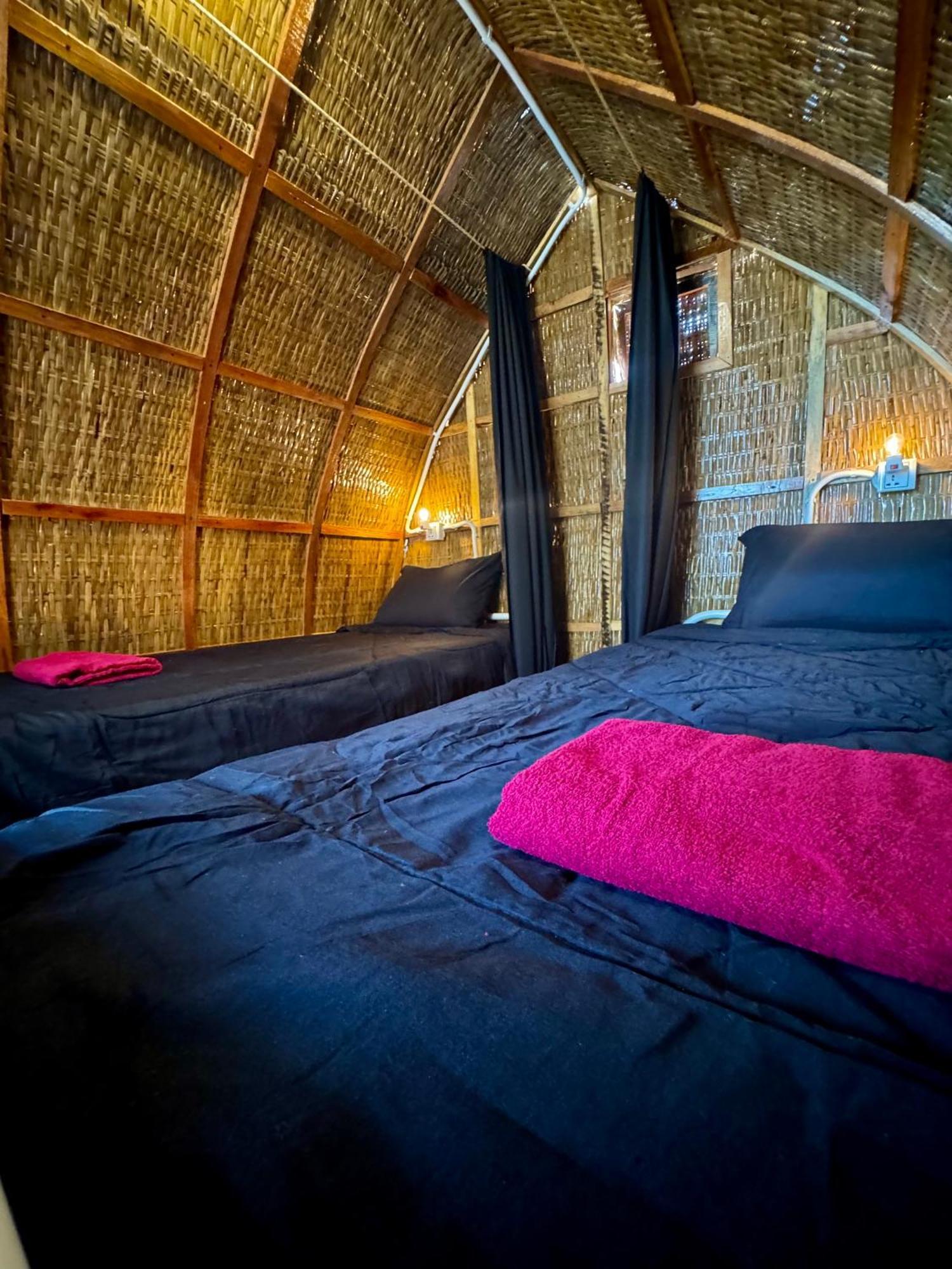 Rafikis Retreat Hostel Derm Tkov Village Exterior photo